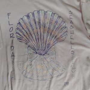 Vintage 80s Florida Seashells Illustration T-Shirt